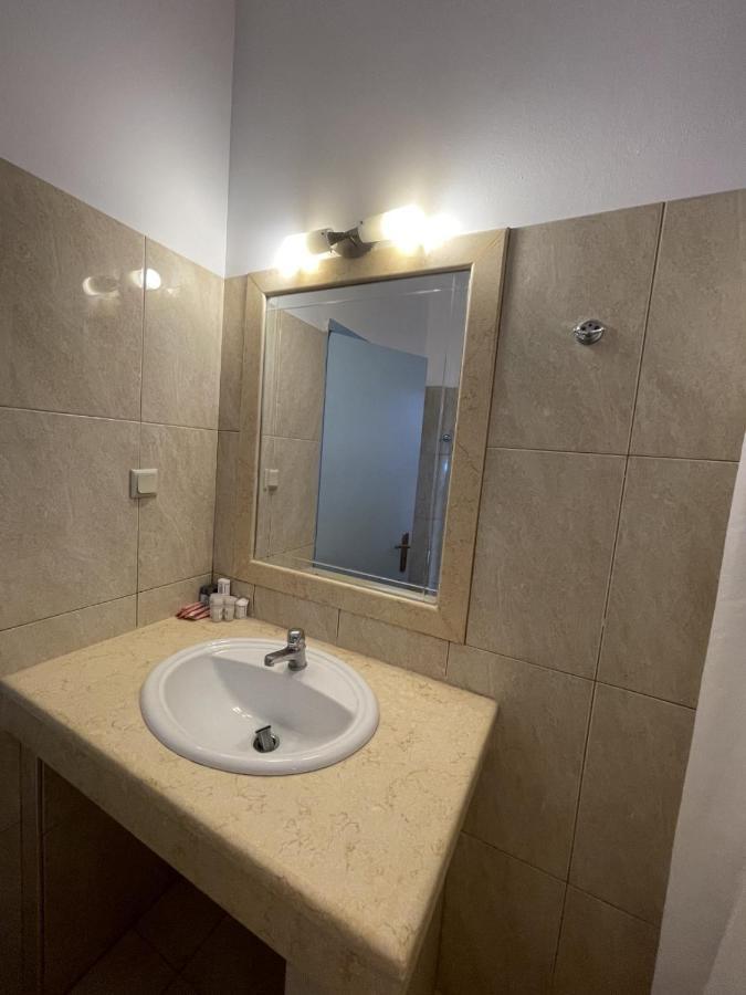 Christina Hotel Mesongí エクステリア 写真
