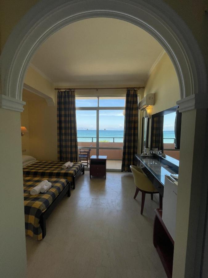 Christina Hotel Mesongí エクステリア 写真