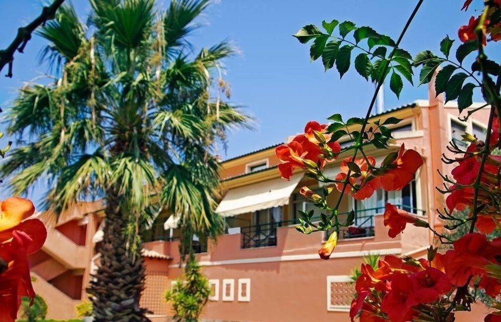 Christina Hotel Mesongí エクステリア 写真